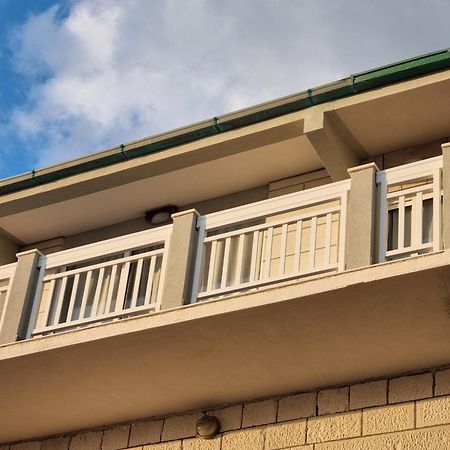 Apartmani Apollo - دراسنيتش الغرفة الصورة